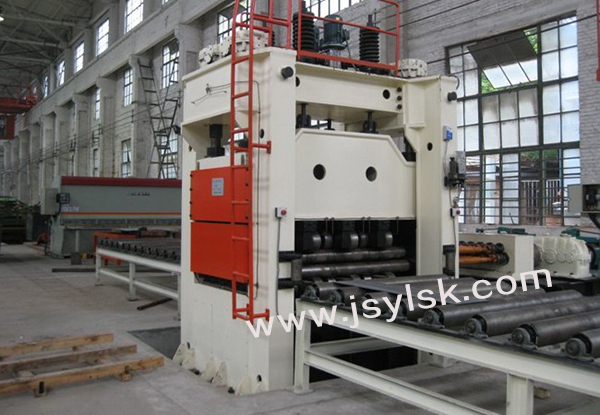 四(si)重式校平(píng)機