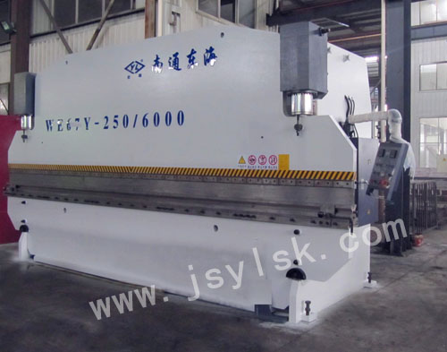 WE67Y-250/6000液(ye)壓折彎(wan)機