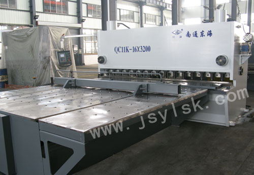 QC11K-16*3200數控(kong)閘式剪(jian)闆機