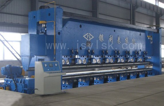 船用(yòng)卷闆機(ji)