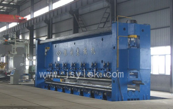 船(chuan)用卷闆機(ji)