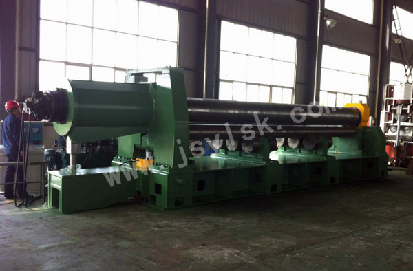 水平(ping)下調式卷闆(pan)機