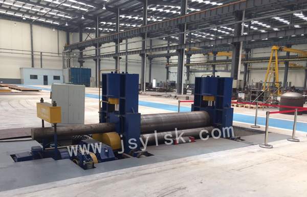 中小型(xíng)上輥萬能(néng)式卷闆機(jī)