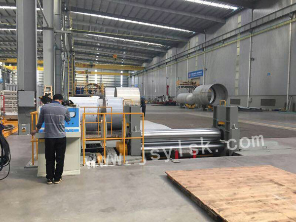 中小(xiao)型上輥(gun)萬能式(shi)卷闆機(jī)