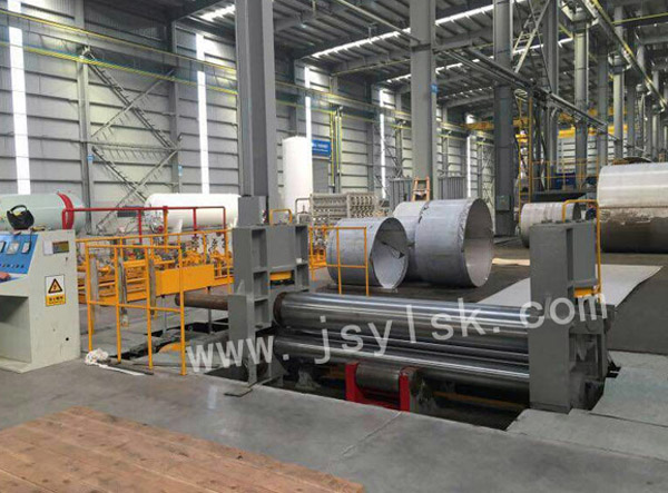 中小(xiao)型上輥(gun)萬能式(shì)卷闆機(ji)