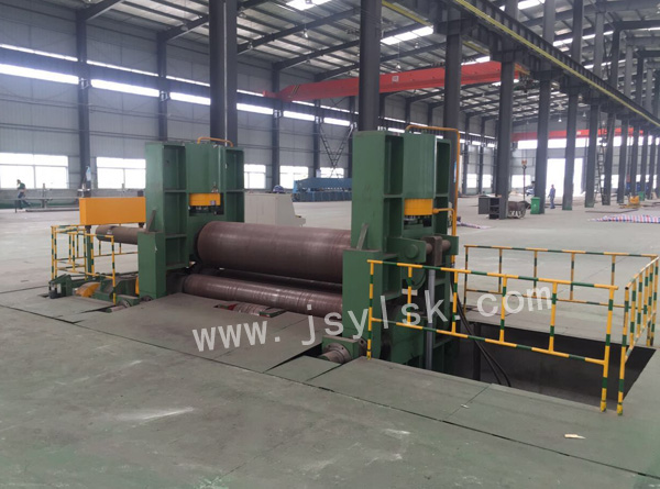 中小型(xíng)上輥萬能(néng)式卷闆機(jī)