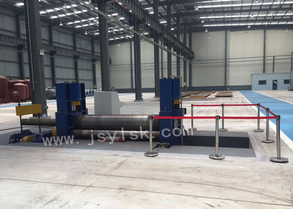 中(zhōng)小型上輥(gǔn)萬能式卷(juàn)闆機