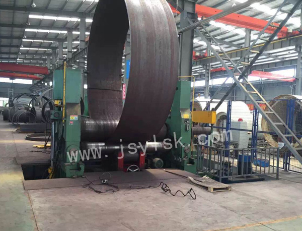 中小型(xíng)上輥萬(wàn)能式卷(juan)闆機