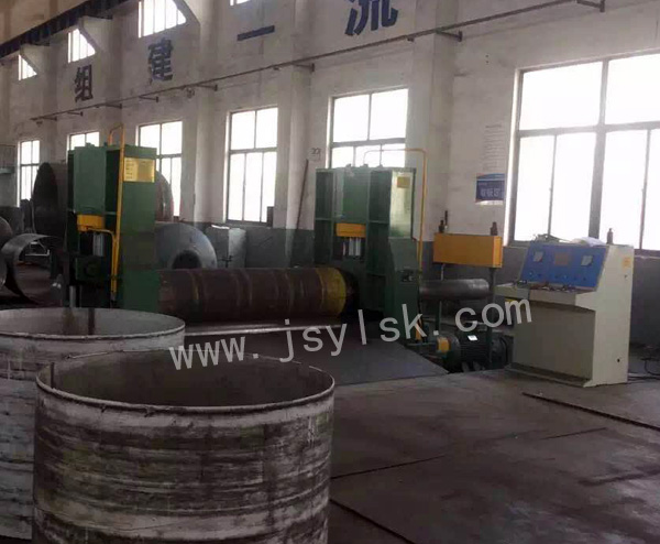 中(zhōng)小型上輥(gǔn)萬能式卷(juan)闆機