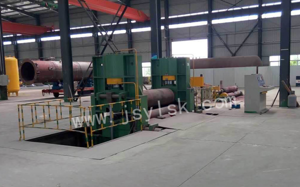 中(zhōng)小型上輥(gun)萬能式卷(juàn)闆機