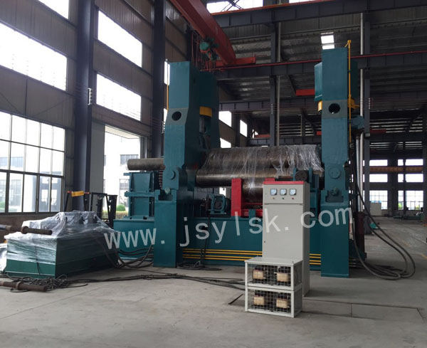 大(da)型上輥萬能(neng)式卷闆機