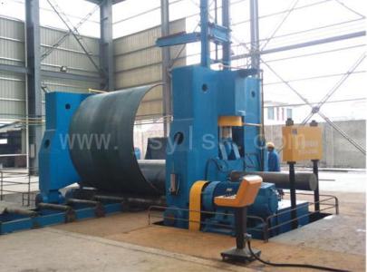 大型(xíng)卷闆機