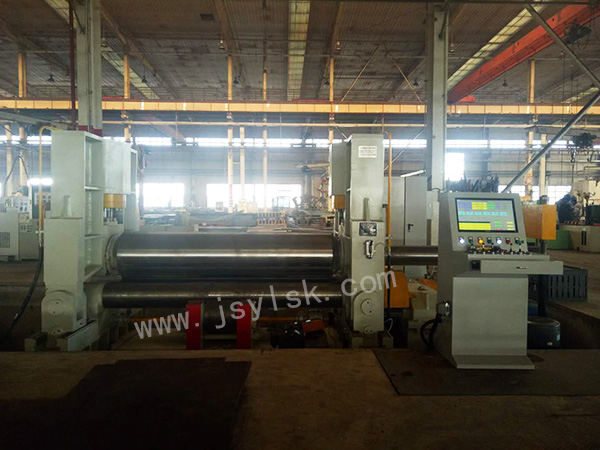 中小(xiao)型上輥萬能(neng)式卷闆機