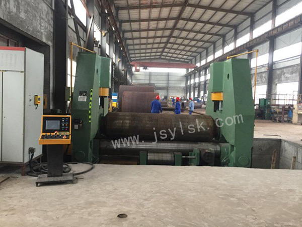 大型(xíng)上輥萬能式卷闆(pan)機