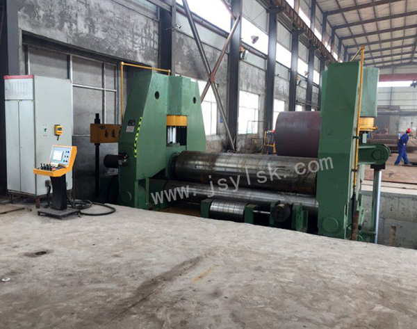 大型上輥萬能(néng)式卷闆機