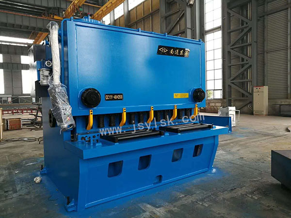 QC11Y-40*2500剪闆(pan)機