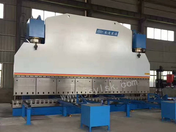 WE67K-1600/8000大(dà)型折彎(wān)機