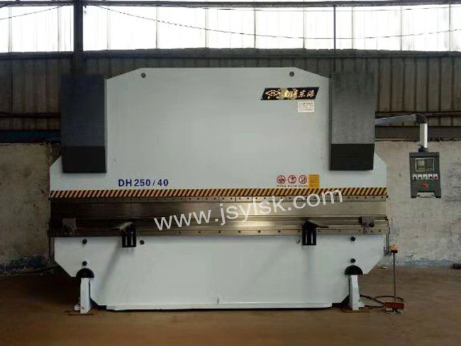 WC67Y-40/2000液壓折(she)彎機