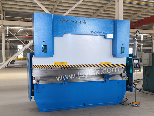 WE67K-250/3200數(shù)控折彎(wan)機