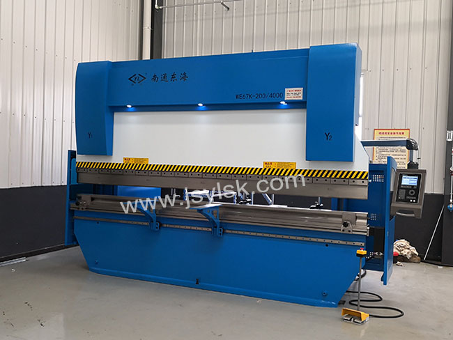 WE67K-200/4000數控折彎機(ji)
