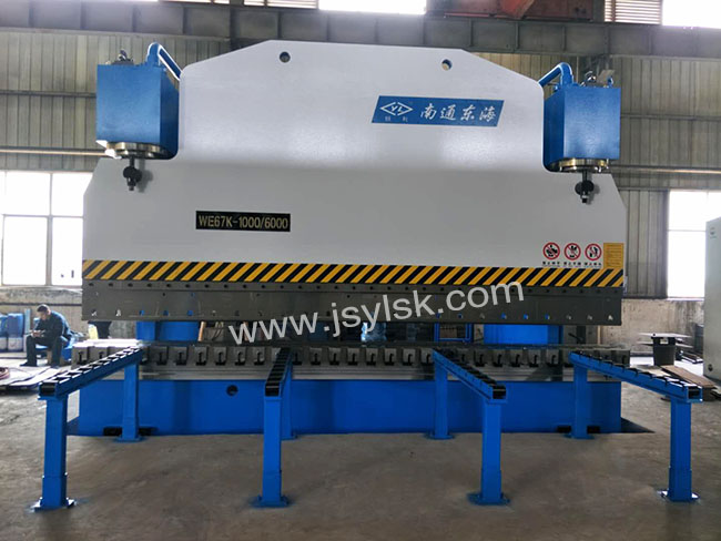 WE67K-1000/6000大(dà)型折彎(wān)機