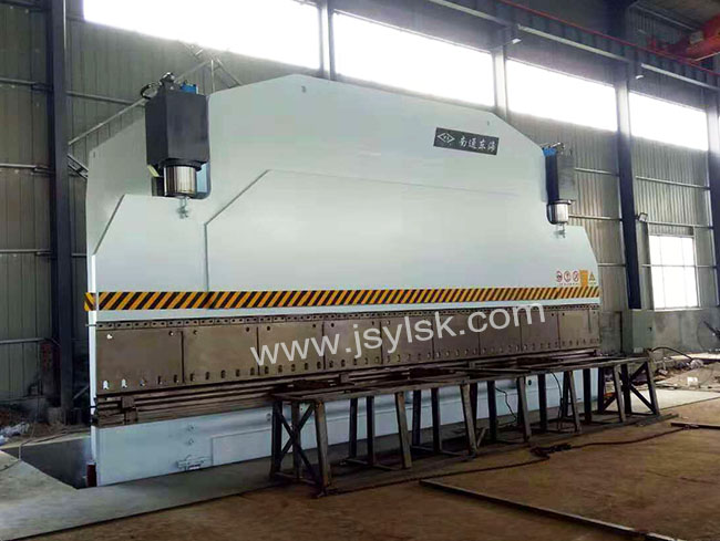 WE67K-800/10000大型(xíng)折彎機(ji)